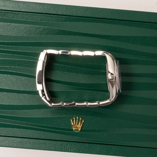 Rolex Oyster Perpetual 124200 Image 2